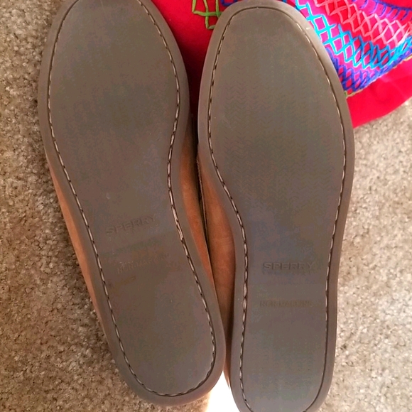 Leather Sperry - Picture 3 of 7